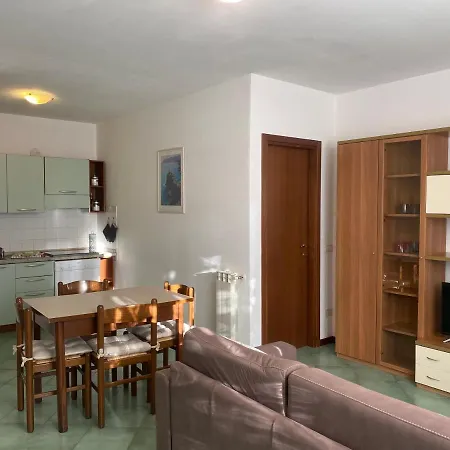 Smeraldo Apartment *